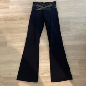 Lululemon flare leggings size 4 black